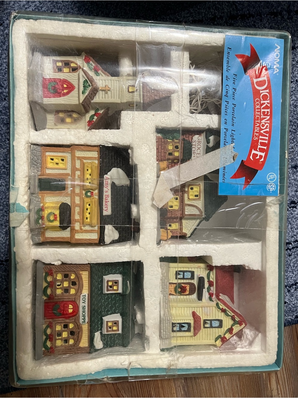 Dickensville Collectables Holiday Village Miniature Buildings - Multi